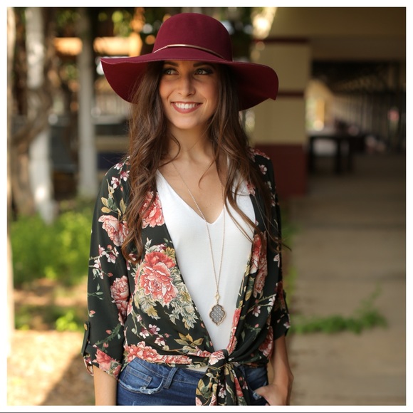 Gold/Black Tone Filigree necklace set - Picture 2 of 4